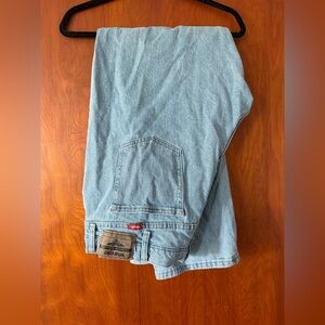 Light Wash Denim Jeans - Wrangler 40x32